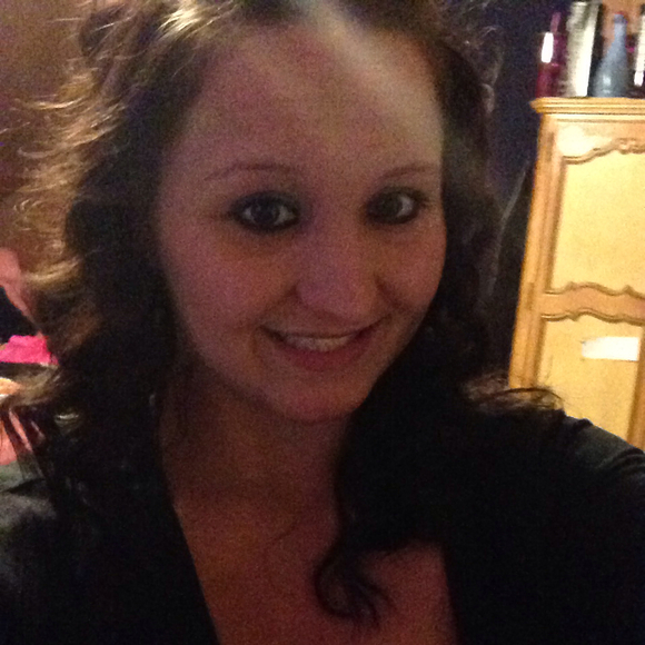 Profile Picture of Alex Jenei (@alexxx719) on Poshmark