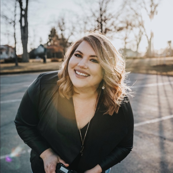 Profile Picture of Kattie Bailey (@mrsbaileybugco) on Poshmark