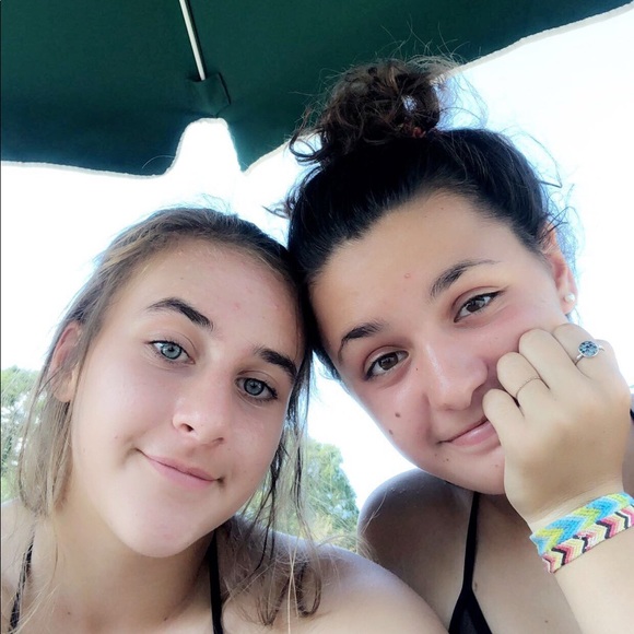 Profile Picture of Caroline Marschalko (@carymarschalko) on Poshmark