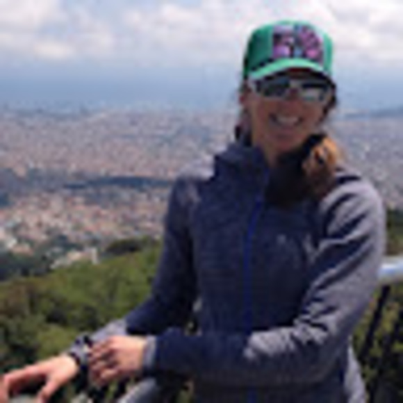 Profile Picture of Ann Schorling (@aschor) on Poshmark