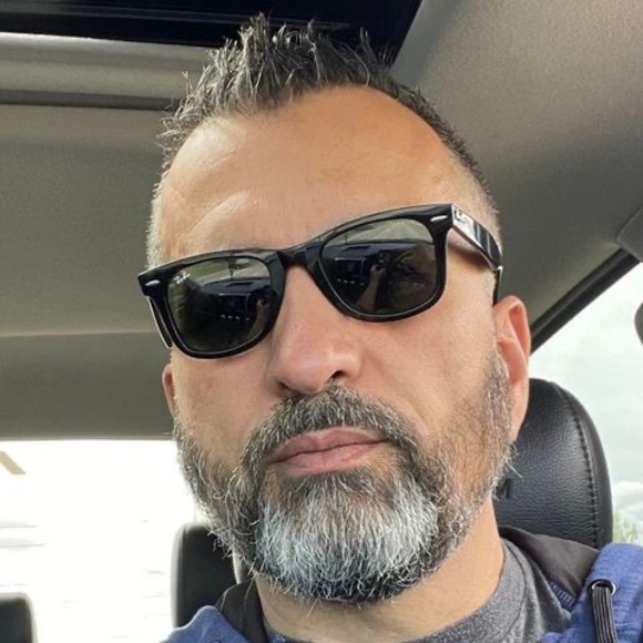 Profile Photo of Peter Petropoulos (@ppetropoulos) on Poshmark