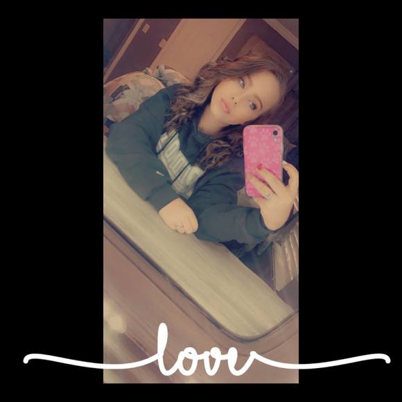 Profile Picture of Kaeli Bedenbaugh (@kaelidawn) on Poshmark