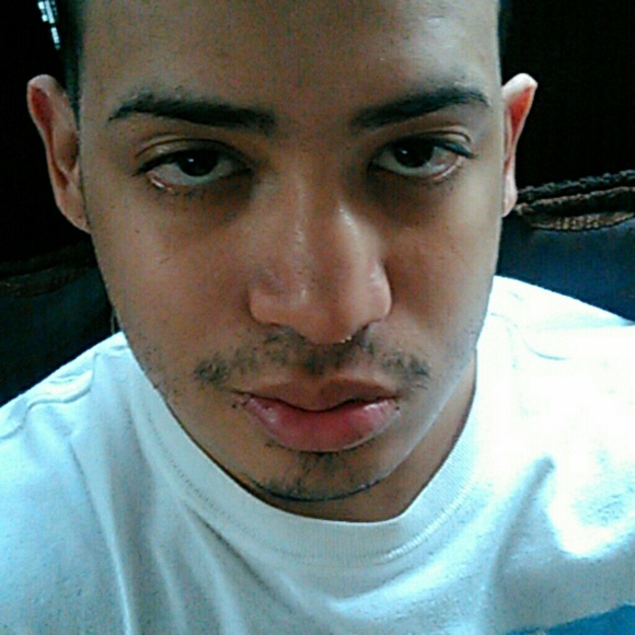 Profile Picture of Kelvin Villanueva (@kelvinyomar7) on Poshmark