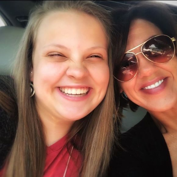 Profile Picture of Cheri Hamerman (@cherileon) on Poshmark