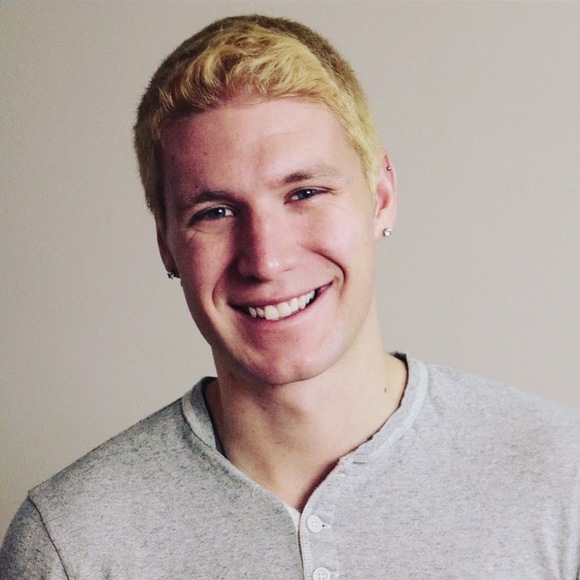 Aaron Harburg - Poshmark Profile Picture of Aaron Harburg (@aharburg) on Poshmark