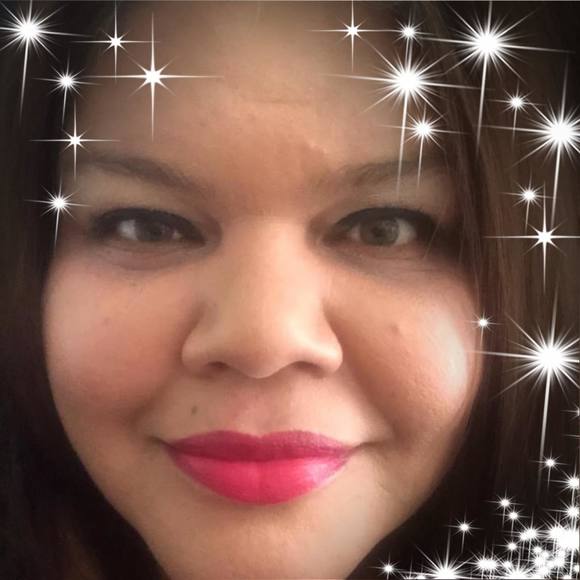 Profile Picture of Luz Laboy (@anisona) on Poshmark
