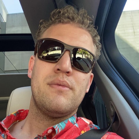 Profile Picture of Samuel English (@samuelenglish) on Poshmark