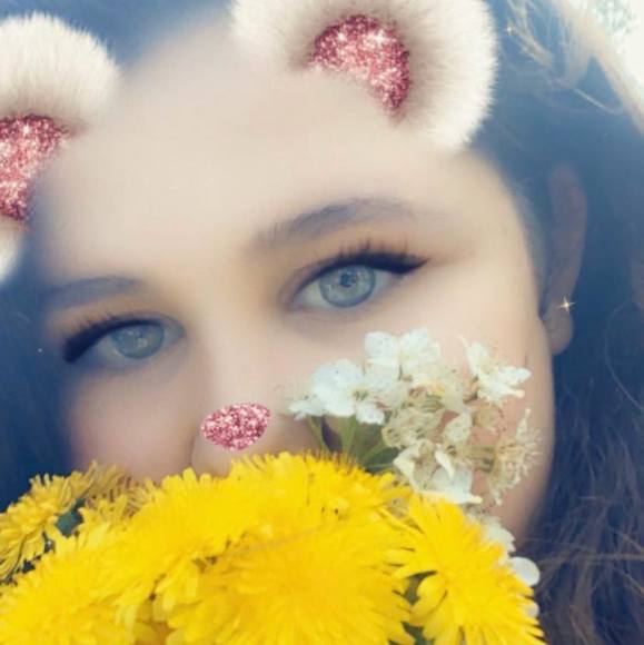 Profile Picture of Alyssa Ahalt (@alyssaahalt) on Poshmark