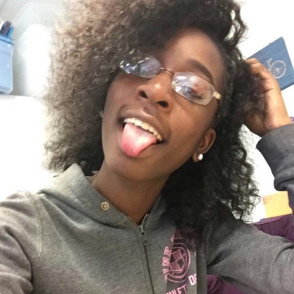 Profile Picture of Serenaa All dayy (@serena_alldauy) on Poshmark