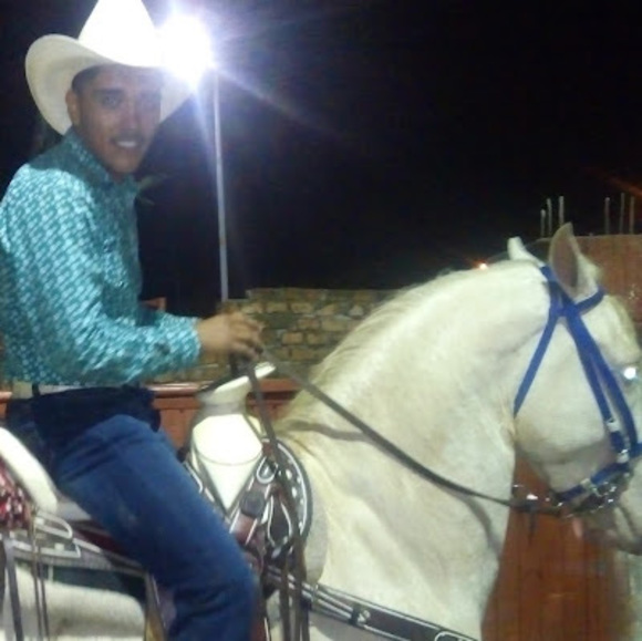 Profile Picture of Leonardo Diaz (@leosigalazx) on Poshmark