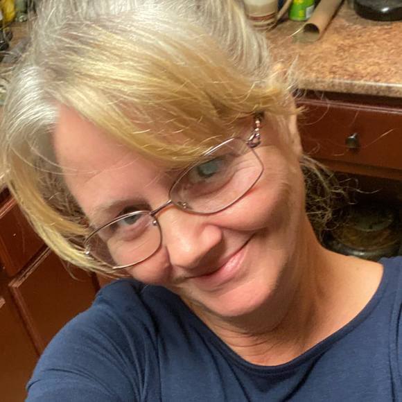 Profile Picture of Donna Trapp (@donnatrapp66) on Poshmark