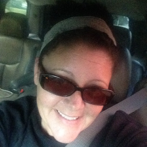 Profile Picture of Paula Breeden (@breeden1974) on Poshmark