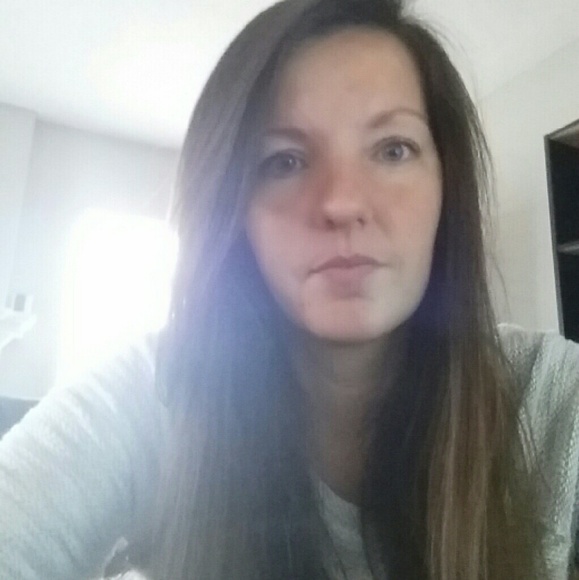 Profile Picture of Kim Meyer (@kimmeyer79) on Poshmark