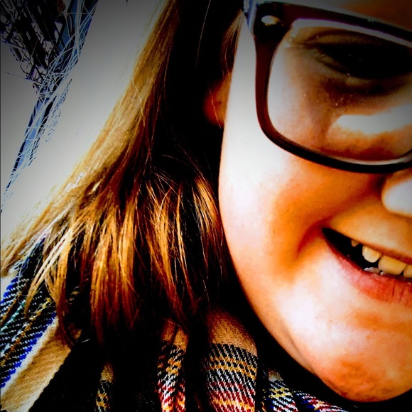 Profile Picture of Grace Klinkhamer (@graceklinkhamer) on Poshmark