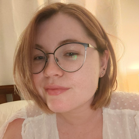 Profile Picture of Renée Sands (@naybaytheintj) on Poshmark