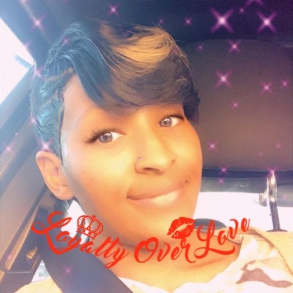 Profile Picture of Tiara Bradley (@tiararbradley) on Poshmark