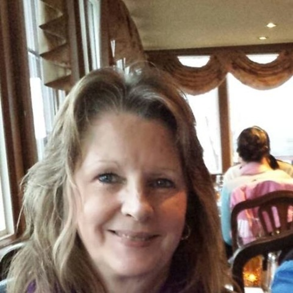 Profile Picture of Candace Steele (@csteele0707) on Poshmark