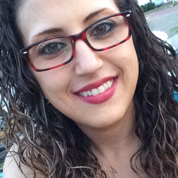 Courtney Ellerbrook - Poshmark Profile Picture of Courtney Ellerbrook (@courtneydawn86) on Poshmark