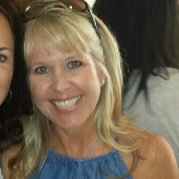Profile Picture of Kimberly Wilks (@kimberlywilks) on Poshmark