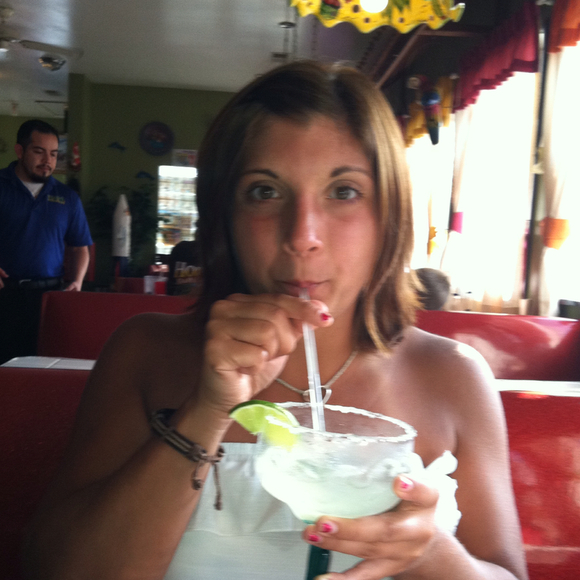 Profile Picture of Raquel Czikowsky (@raq0811) on Poshmark