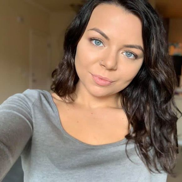 Profile Picture of Samantha Shoemaker (@samanthashoe368) on Poshmark