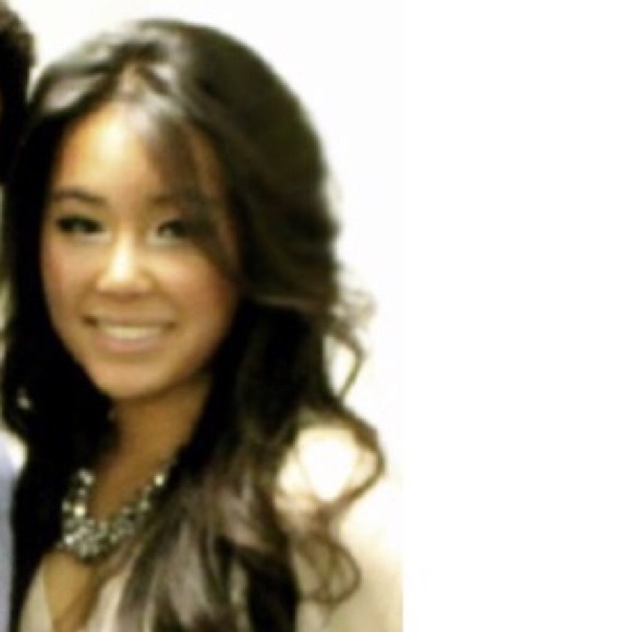 Profile Picture of Paula Chung (@pzchung) on Poshmark