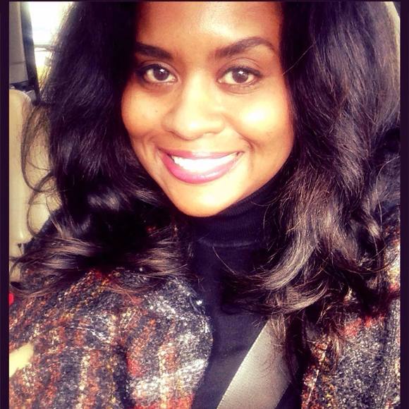 Profile Picture of Victoria Dozier (@jvlove13) on Poshmark