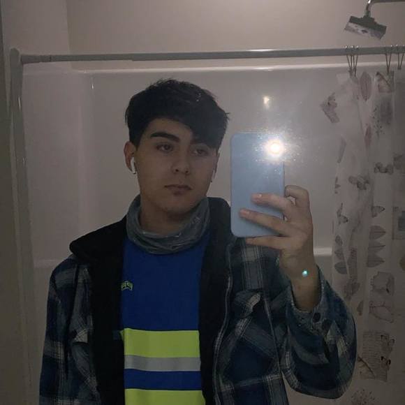Profile Picture of Erik Miranda (@erik_miranda) on Poshmark