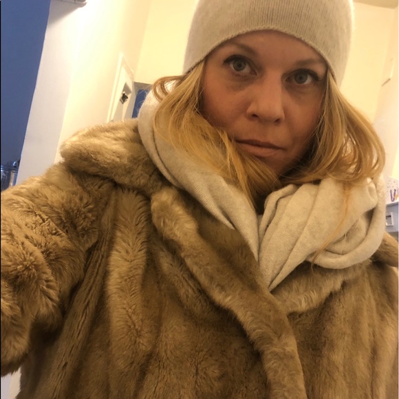 Keren Stoff - Poshmark Profile Picture of Keren Stoff (@refabvintage) on Poshmark