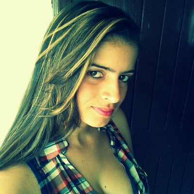 Profile Picture of Nancy Tavarez (@labonitarabiosa) on Twitter