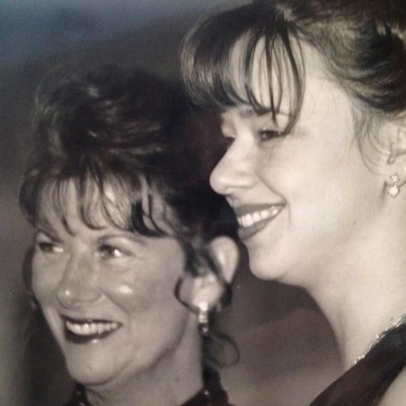 Profile Picture of Nicole Constantinople (@ncs06) on Poshmark