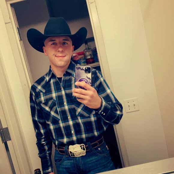 Profile Picture of Zach Meschke (@zach9724) on Poshmark