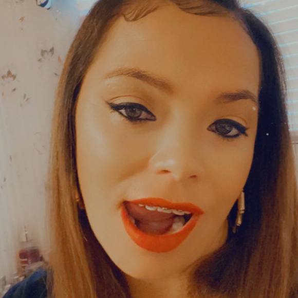 Profile Picture of Savannah Rivera (@savannahrive744) on Poshmark