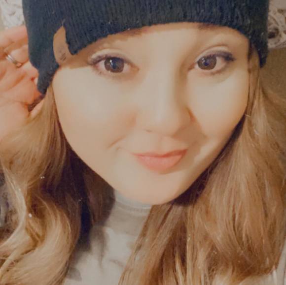 Profile Picture of Samantha Bertram (@samanthamr11) on Poshmark