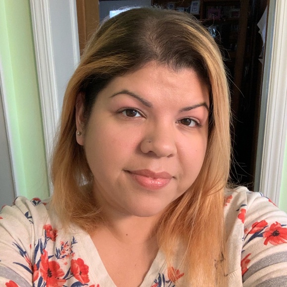 Profile Picture of Maria Auchter (@lunastar539) on Poshmark