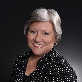 Profile Picture of Debbie Robinson (@debbiedrobinson) on Twitter