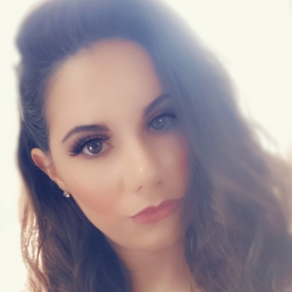 Profile Picture of Shauna Jaster (@smjaster) on Poshmark
