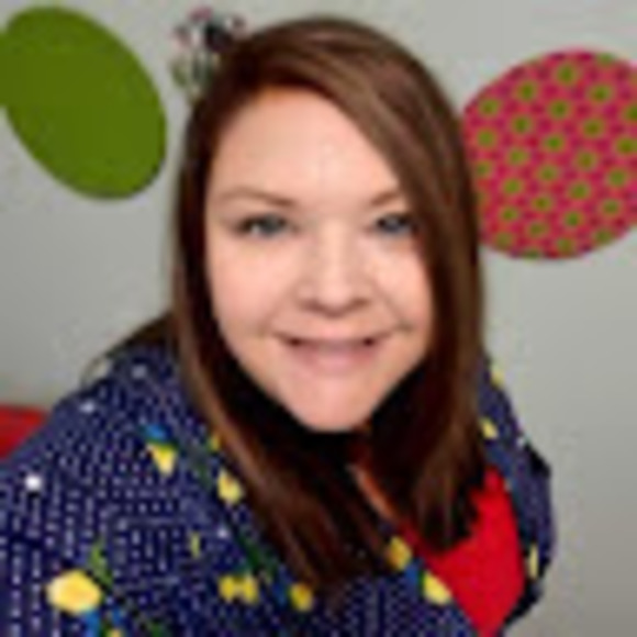 Arlina Klusman - Poshmark Profile Picture of Arlina Klusman (@linak85) on Poshmark