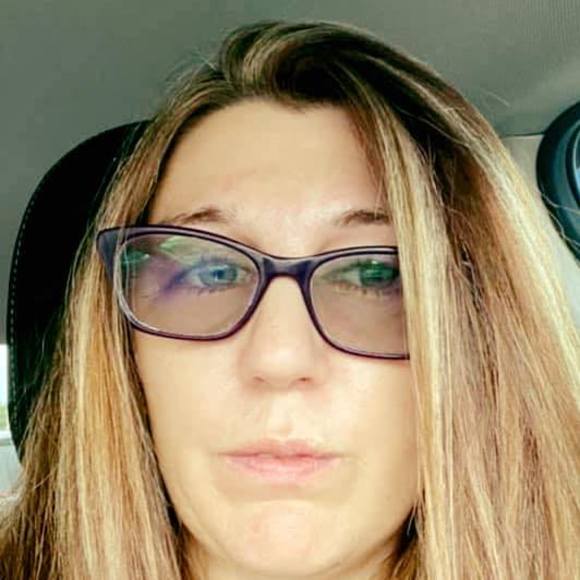 Profile Picture of Kayla Clausen (@kayla1549) on Poshmark