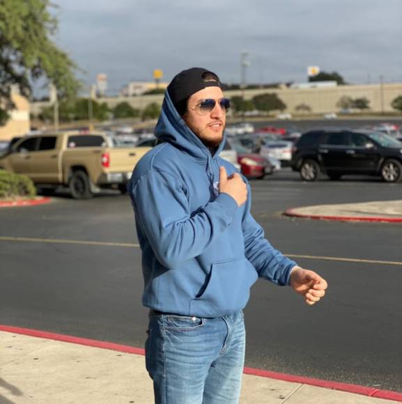 Profile Picture of Joel Zaragoza (@jzaragoza975) on Poshmark