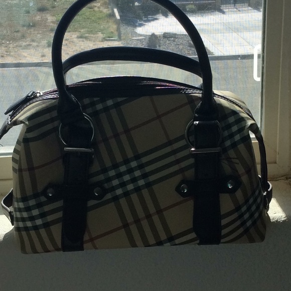 Profile Picture of Faima Amer (@boutiquegeneral) on Poshmark