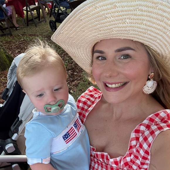 Profile Picture of Alexandra Aschenbach (@aszalayb) on Poshmark