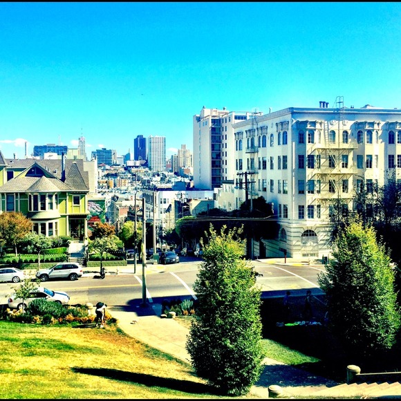 Profile Picture of Lisa Michelucci (@lisamichelucci) on Poshmark