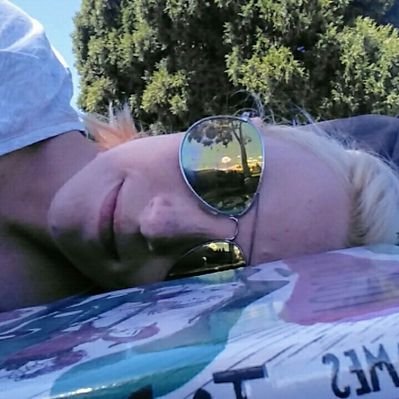 Profile Picture of Justine Sharp (@JLSharp) on Twitter