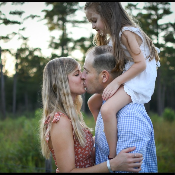 Profile Picture of Amy Colmeiro (@colmerac) on Poshmark