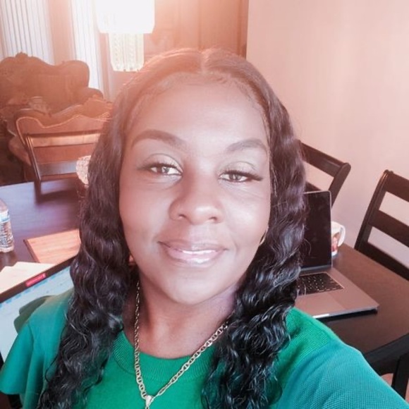 Profile Picture of Kemisha Abeleshin (@oddymisha) on Poshmark