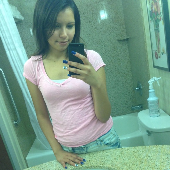 Profile Picture of Julissa Ramirez (@rjulissa97) on Poshmark