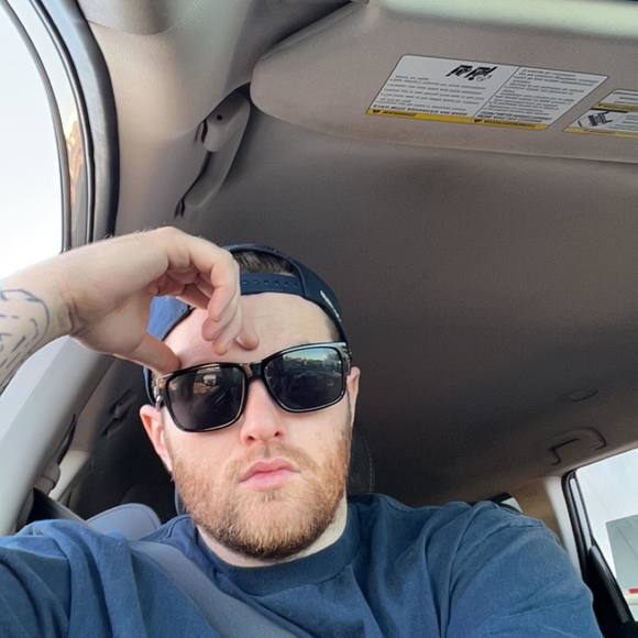 Profile Picture of Coty Ryan (@cotyjeffrey) on Poshmark