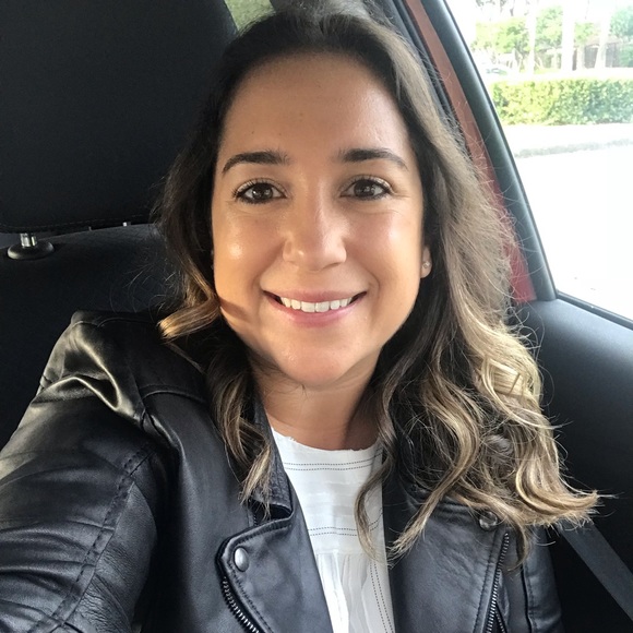 Leonor Carreno - Poshmark Profile Picture of Leonor Carreno (@lcarreno13) on Poshmark