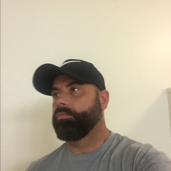 Profile Picture of Chris Omalley (@comalley68) on Poshmark